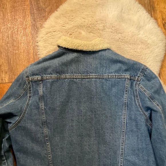 Old Navy Denim Sherpa Lined Size Medium Jean Jacket Coat Button Womens Pockets‎ - Picture 11 of 12